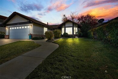 17999 Pebble Beach Dr, Victorville, CA 92395 - photo 2