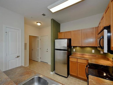 531 Appeldoorn Cir unit 531, Asheville, NC 28803 - photo 2