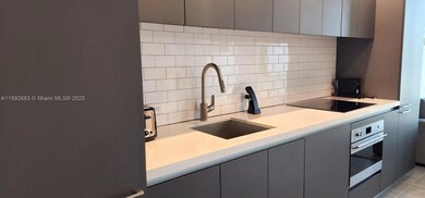 227 NE 2nd St unit 2907, Miami, FL 33132 - photo 6