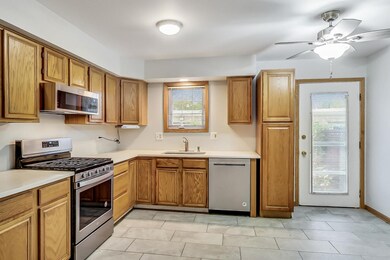 431 W Saint Charles Rd unit 4, Elmhurst, IL 60126 - photo 7