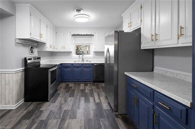 137 Deep Creek Rd, Newport News, VA 23606 - photo 6