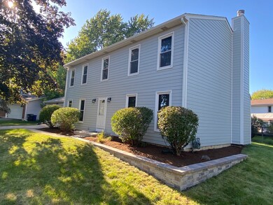 2425 Waupaca Ct, Naperville, IL 60564 - photo 2