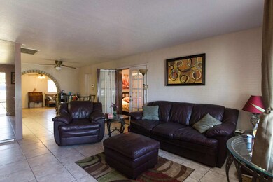 Entrance - Living room