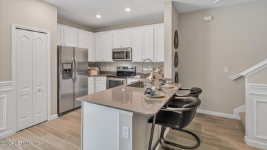 JAX_1708_Lincoln_Kitchen3_F1_WalkHero_We