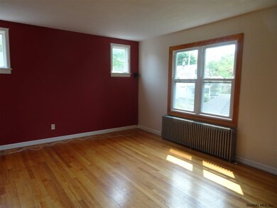 828 Harrison Ave, Schenectady, NY 12306 - photo 4