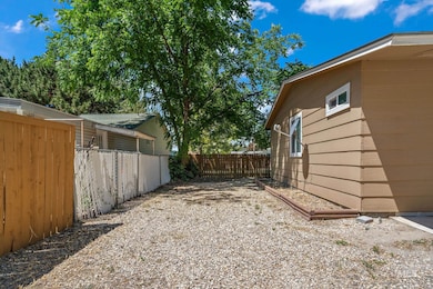 1207 S Juniper St, Nampa, ID 83686 - photo 3