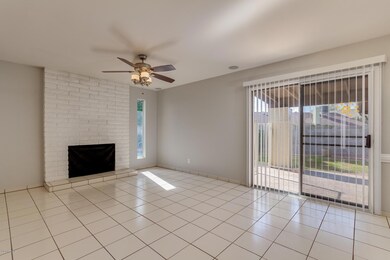 Family Room w/Fireplace