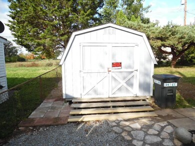 853 Savannah Dr, Columbus, OH 43228 - photo 3