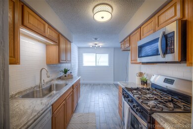 126 W Kent St, Broken Arrow, OK 74012 - photo 3