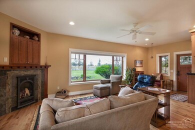 unlisted-address, Bend, OR 97703 - photo 4