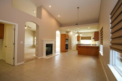 6817 E Cortland Ave, Fresno, CA 93727 - photo 3