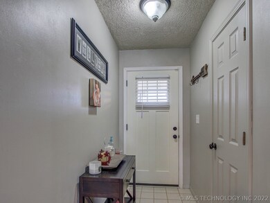 1513 W Edgewater Place, Broken Arrow, OK 74012 - photo 3