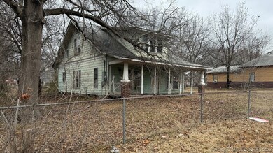 401 NE E St, Stigler, OK 74462 - photo 4