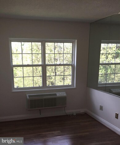 2241 Farrington Ave unit 301, Alexandria, VA 22303 - photo 3