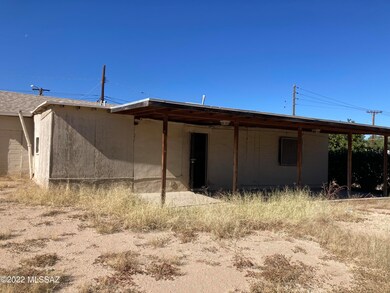 Exterior - rear 1