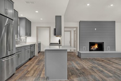 309 Tanglewood Dr, Fredericksburg, TX 78624 - photo 6