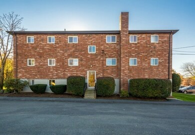 40 Westgate Rd unit 5, Boston College, MA 02467 - photo 2