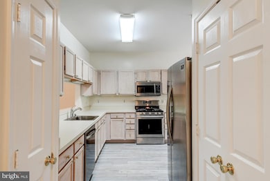 9105 Groffs Mill Dr, Owings Mills, MD 21117 - photo 7