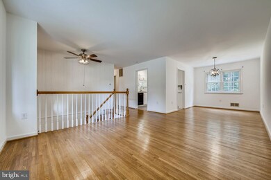 238 Rolling Rd, Gaithersburg, MD 20877 - photo 5
