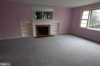 5855 Glen Forest Dr, Falls Church, VA 22041 - photo 3