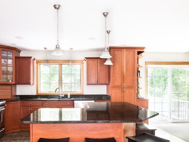 Airy and light kitchen with access...