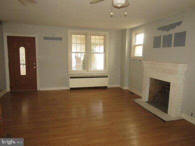 216 Hazel Ave, Folsom, PA 19033 - photo 5