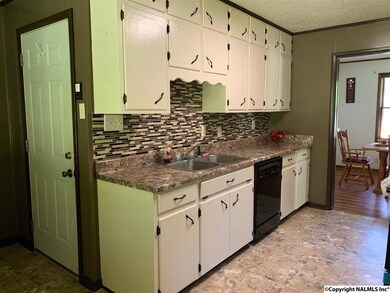 509 Diversey St, Rainbow City, AL 35906 - photo 5