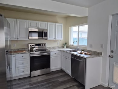 454 Pershing Ave, Pocatello, ID 83201 - photo 3