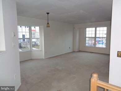 6910 Aquamarine Ct, Capitol Heights, MD 20743 - photo 7