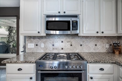 7931 Emerald Bluff Ct, Houston, TX 77095 - photo 3