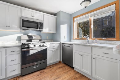 4 Newells Meadow Ln unit 2, Derry, NH 03038 - photo 7