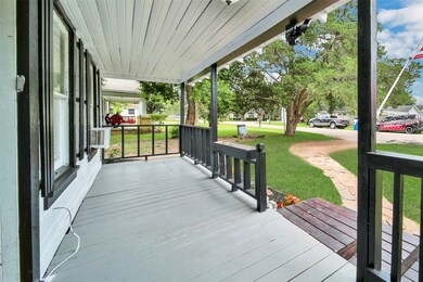 2406 Taylor St, Waller, TX 77484 - photo 4