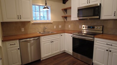 504 Kelly Rd unit C, Magnolia, TX 77354 - photo 6