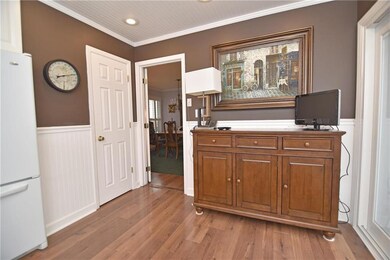 Decorative wainscoting on walls and bead board cei