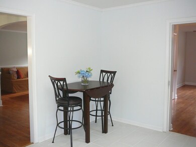 742 West Oak Forest Drive2 059