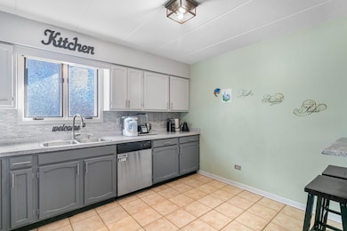 11045 S Theresa Cir unit 2B, Palos Hills, IL 60465 - photo 5