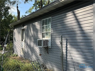 2748 Moffat Rd, Toledo, OH 43615 - photo 6