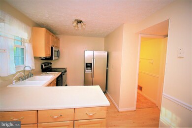 27 Dufief Ct, North Potomac, MD 20878 - photo 6