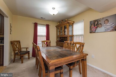 2460 Yarmouth Ln, Crofton, MD 21114 - photo 5