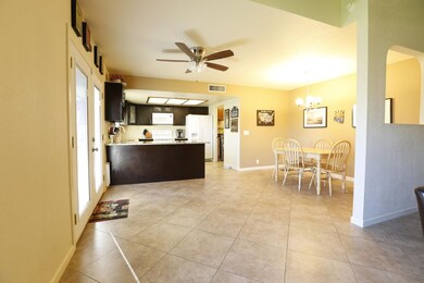 005 Kitchen