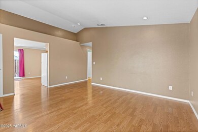 213 Nugget St-7