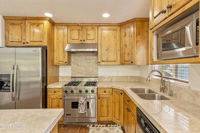 014_14-5150_cove_canyon_unit_a-14_180