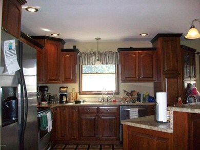 1070 Skyview Dr, Milton, PA 17847 - photo 6