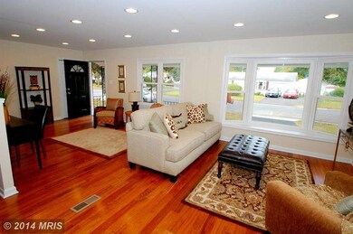 814 S Cypress Ct, Sterling, VA 20164 - photo 2