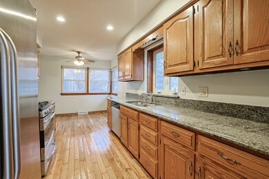 2 N Wisconsin Ave, Addison, IL 60101 - photo 7