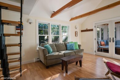 02_40Way60_1_LivingRoom_MLSuse_1500x1500