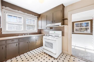 1103 N Center St, Statesville, NC 28677 - photo 7