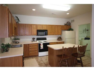 6967 Park Square Dr unit 83, Avon, IN 46123 - photo 6