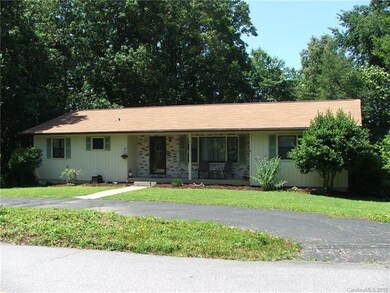 202 Kimberly Ann Dr, Hendersonville, NC 28792 - photo 2