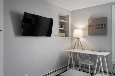 526 Hevey St unit 4, Manchester, NH 03102 - photo 3